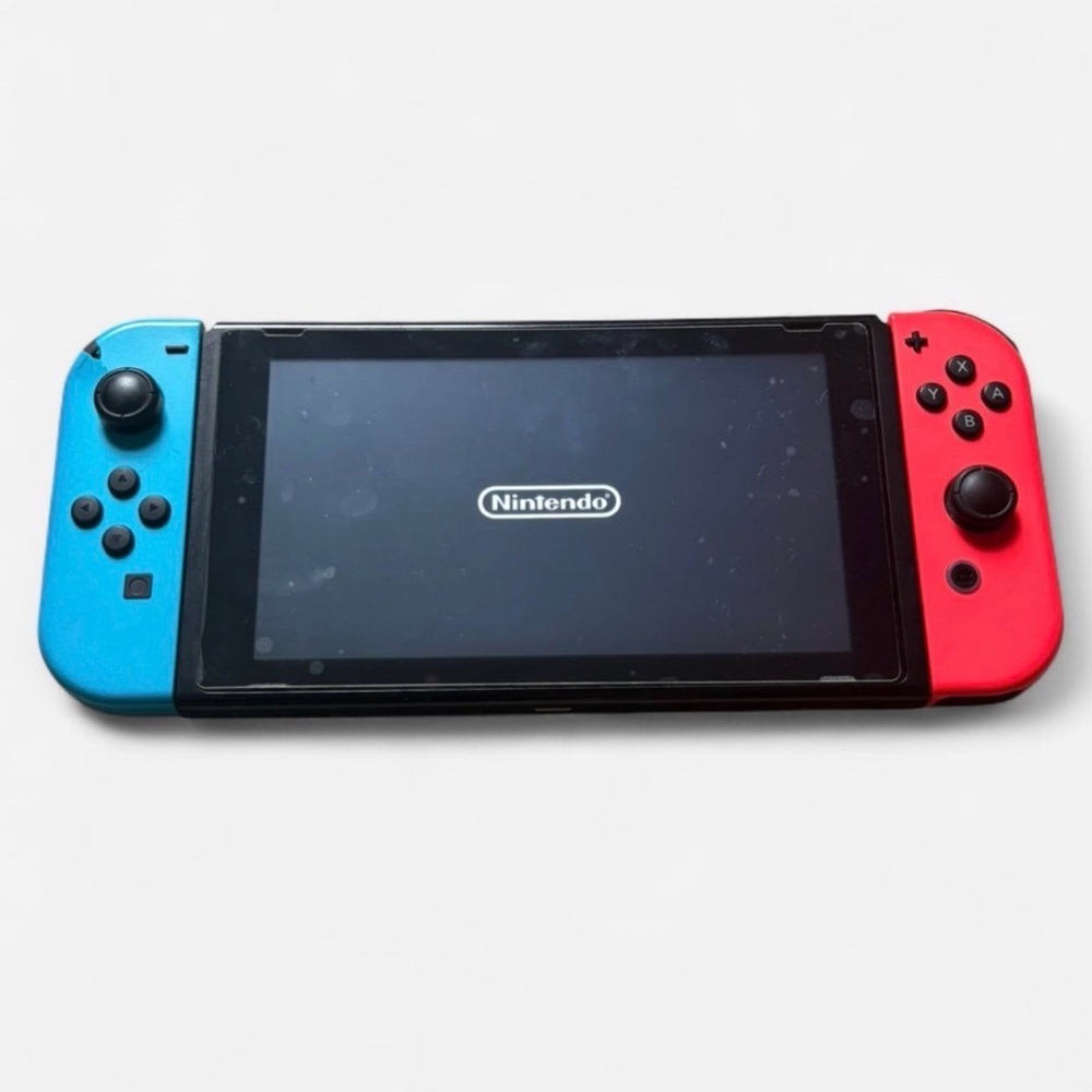 Nintendo Switch Bundle - Picture 3 of 6